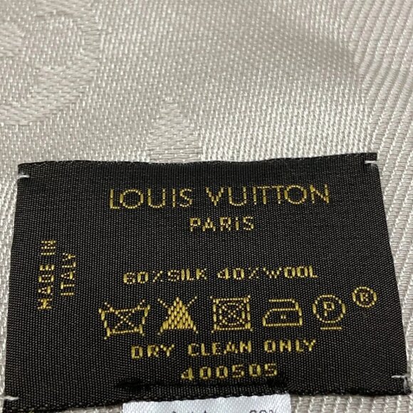 LOUIS VUITTON Shawl Monogram Gray-Beige - Unconfirmed Scarf 347-040525 - Picture 3 of 3